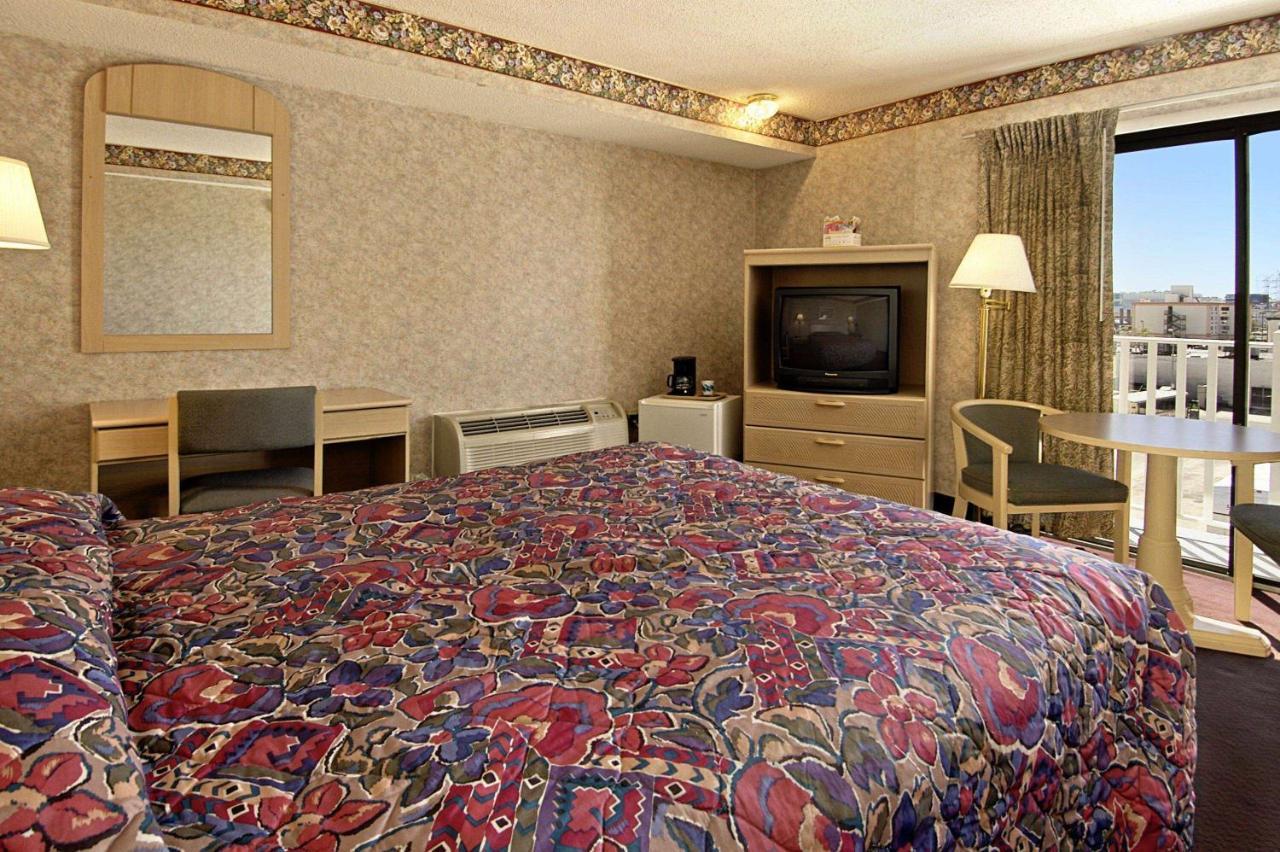 Super 8 By Wyndham Atlantic City Eksteriør billede
